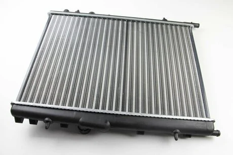 Радіатор води Berlingo/Partner (крім 1.6HDI) 02-08 (380x549x26) ASAM 32177