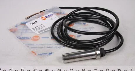 Датчик ABS задний AUTOTECHTEILE 100 5440 (фото 1)