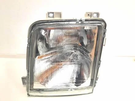 Фара L AUTOTECHTEILE 394 1011