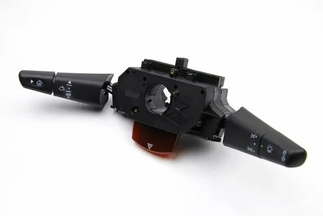 Перемикач підрульовий Vito 96-03 (+ зад.двірник)) BSG BSG 60-855-006
