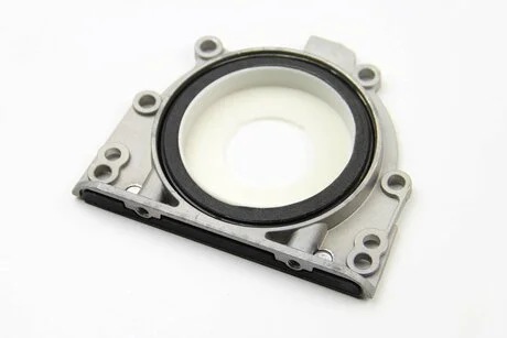 Сальник коленвала задний VW Golf 1.6/2.0i 97-13 (в корпусе) ELRING 012380