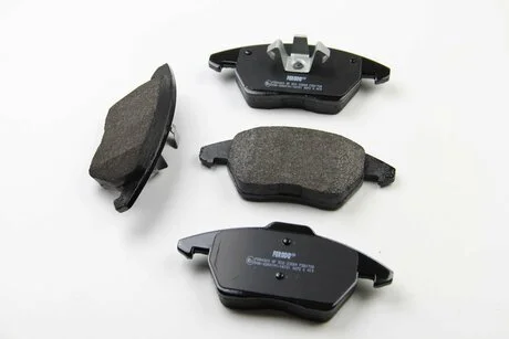 Тормозные колодки перед. Citroen C4/Peugeot 207/208/307/308/Jetta IV 07- FERODO FDB1728 (фото 1)