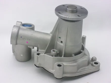 Насос водяной Hyundai Galloper 2.5TD 98-03/ H100 2.5 93-00/ Kia Pregio 2.5D 95-0 GMB GWHY107A