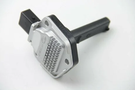 Датчик рівня олії BMW E81/E87/E90/E84 1.6/1.8/2.0i 01- HELLA 6PR008324-101