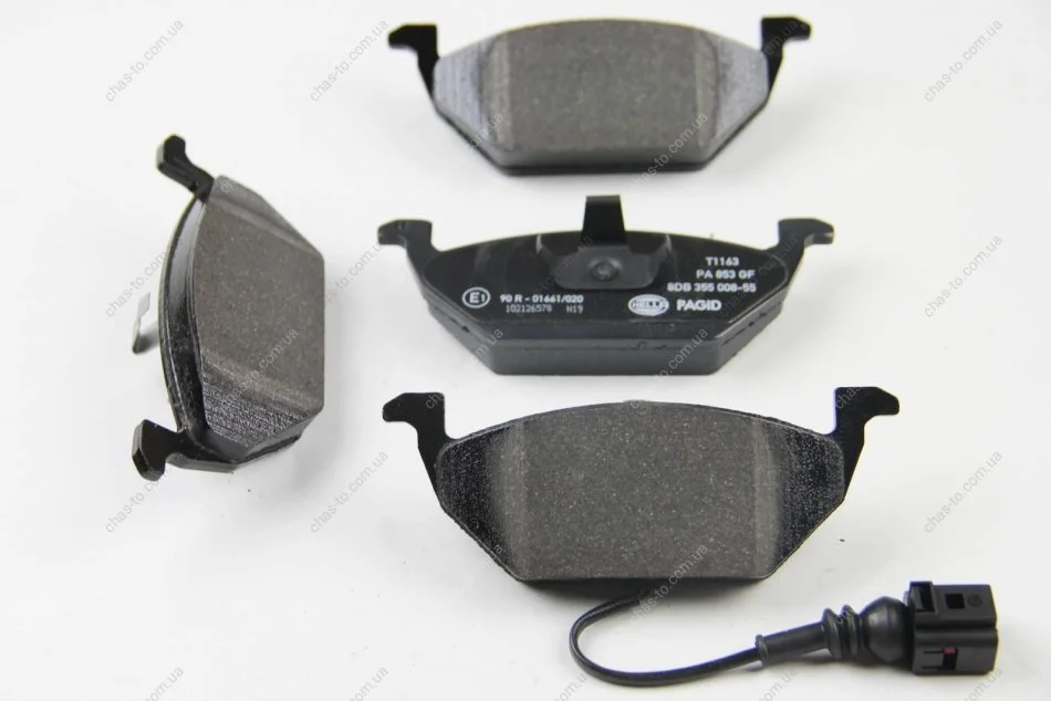 Тормозные колодки перед. Caddy III/Golf V/Octavia/A3 03- (с датчиком) HELLA 8DB355008-551 (фото 1)