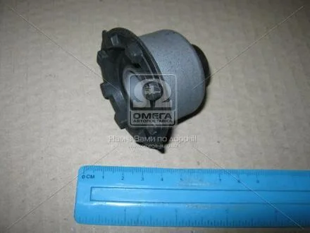 Сайлентблок переднего подрамника задний Hyundai/Kia/Mobis 62166-1C000