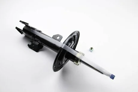 Амортизатор передній Toyota Camry 01-06. KYB 334386