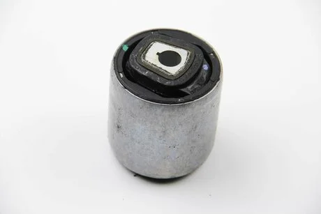 Сайлентблок переднього важеля BMW 5/6/7 10- (нижній/внутр..) LEMFORDER 35388 01