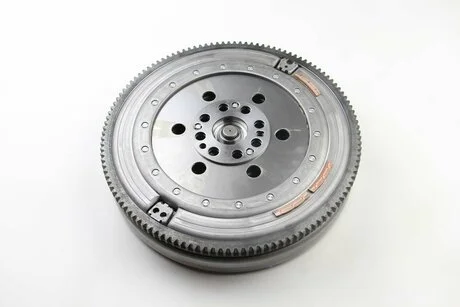 Маховик LuK 415 0552 10