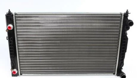 Радіатор охолодження двигуна MAHLE / KNECHT CR 132 000S