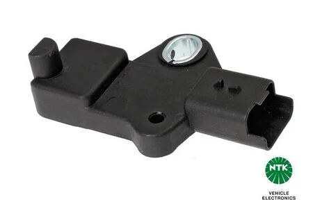 Датчик, обертання колінвалу / CHN3-A145 NGK 81144