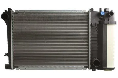 Радиатор охлаждения BMW 3 E36 (90-)/ 5 Е34 (88-) NISSENS 60735A