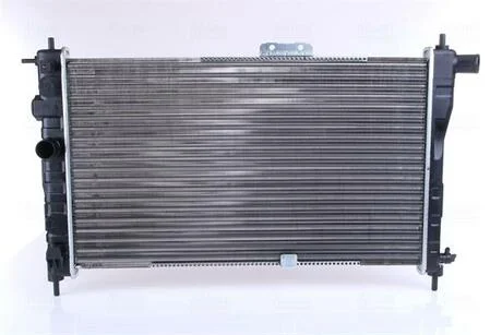 Радіатор системи охолодження NISSENS 61651A