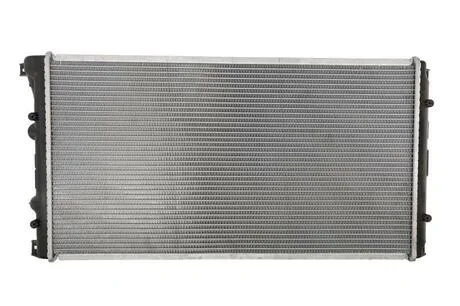 Радіатор системи охолодження NISSENS 63812A