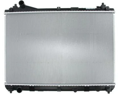 Радиатор охлаждения SUZUKI GRAND VITARA 2,0; 2,4 MT NISSENS 64200