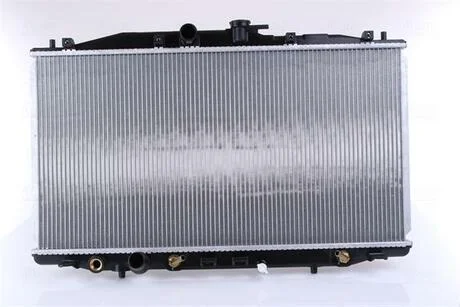Радіатор системи охолодження NISSENS 68152