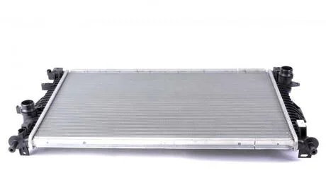 Радіатор охолодження двигуна FORD C-Max 10- NRF 53737