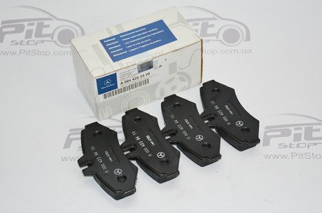 Гальмівні колодки дискові зад. DB/VW/Vario/Sprinter/VW LT OEM 004 420 25 20