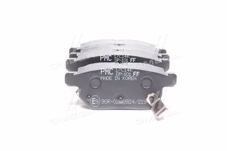 Колодка гальм. диск. TOYOTA AURIS, COROLLA PARTS-MALL PKF-E22