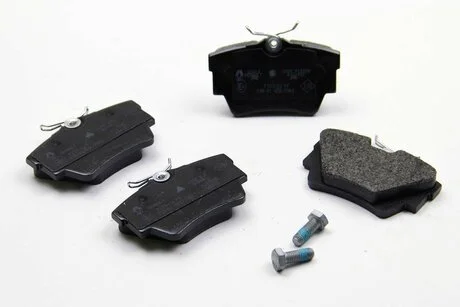 Колодки тормозные дисковые задн Trafic II, Vivaro A 2001- RENAULT 7701054772