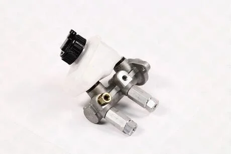 Циліндр гальм. головн. DAEWOO LANOS 1,5 з бачком (d=20.64) 426505 RIDER RD.4340426505K