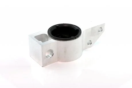 Сайлентблок пров. (с кронштейном) рычага перед. Audi A3// Seat Altea// VW Golf VI 1.2-2.0Tdi 11.07- SHAFER SM4763