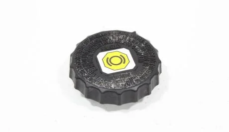 Крышка бачка главного тормозного цилиндра Corolla Land Cruiser RAV4 Prius 2019-2024 TOYOTA 4723047090 (фото 1)