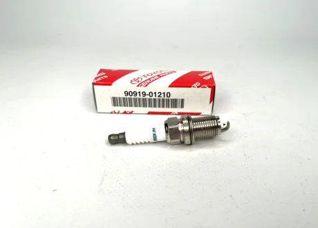Свеча зажигания Avensis Camry Celica Corolla Land Cruiser Previa Rav-4 GS GX IS LS LX RX TOYOTA 9091901210