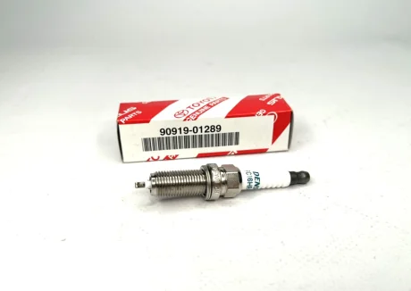 Свеча зажигания Camry 1KR/A25AF#S 2017-, Yaris TOYOTA 90919-01289