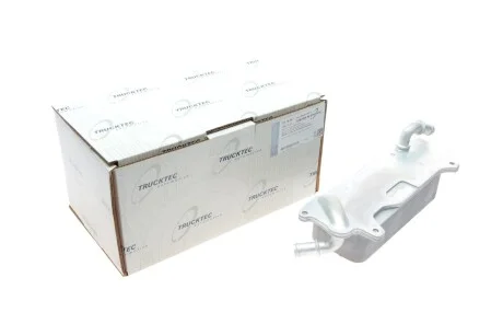 Радиатор масляный TRUCKTEC 0718081