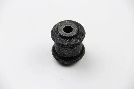 Сайлентблок важеля VW Jetta, Passat (06-)/Audi Q3 (15-18)/Skoda Octavia, Superb (08-13), Yeti (10-18) VAG 1K0407182