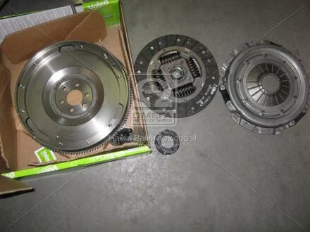 Комплект зчеплення + маховик Valeo 835040